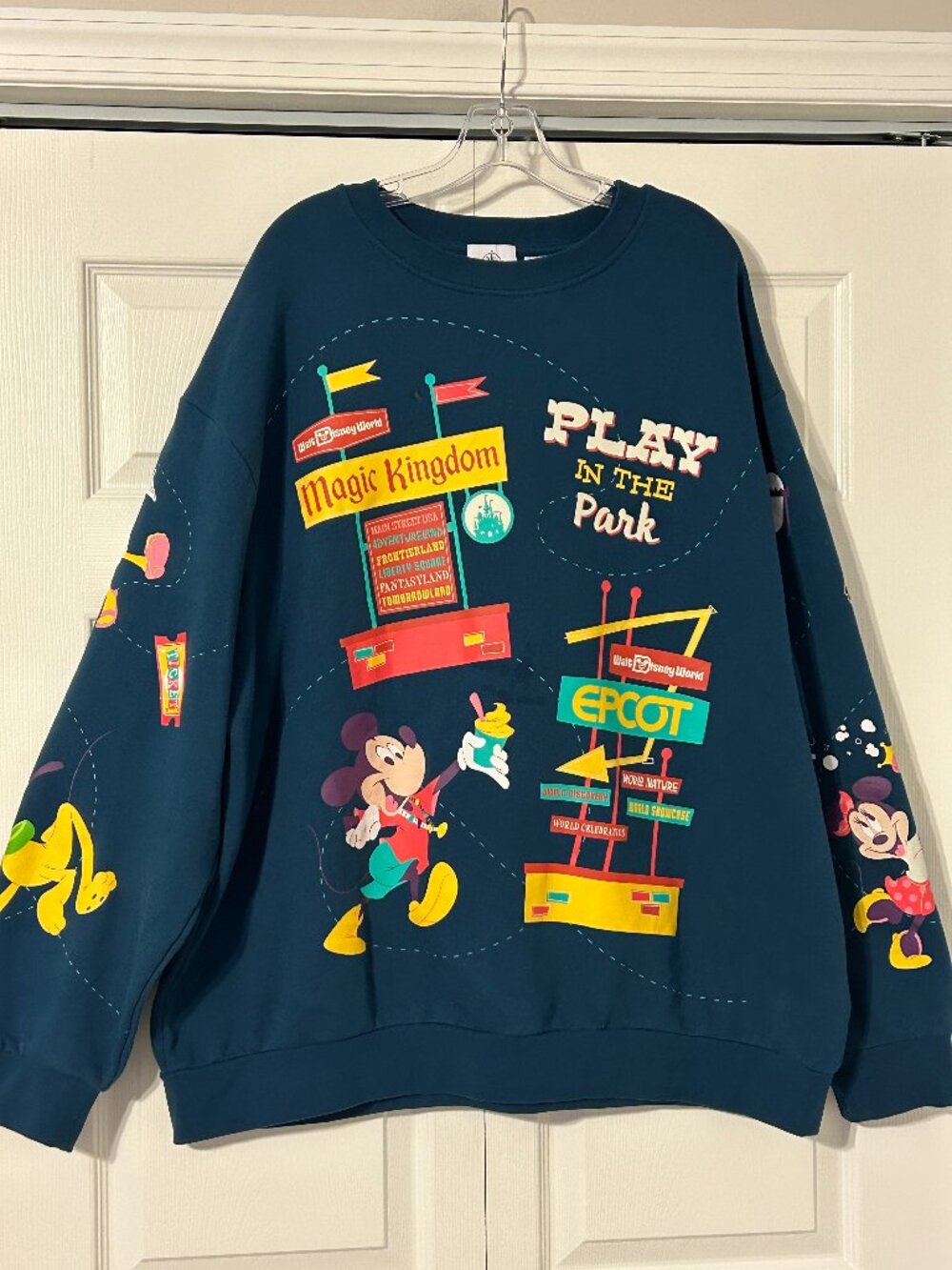 DISNEY PARKS Mickey & Friends Sz XXL PLAY IN THE PARK Sweatshirt